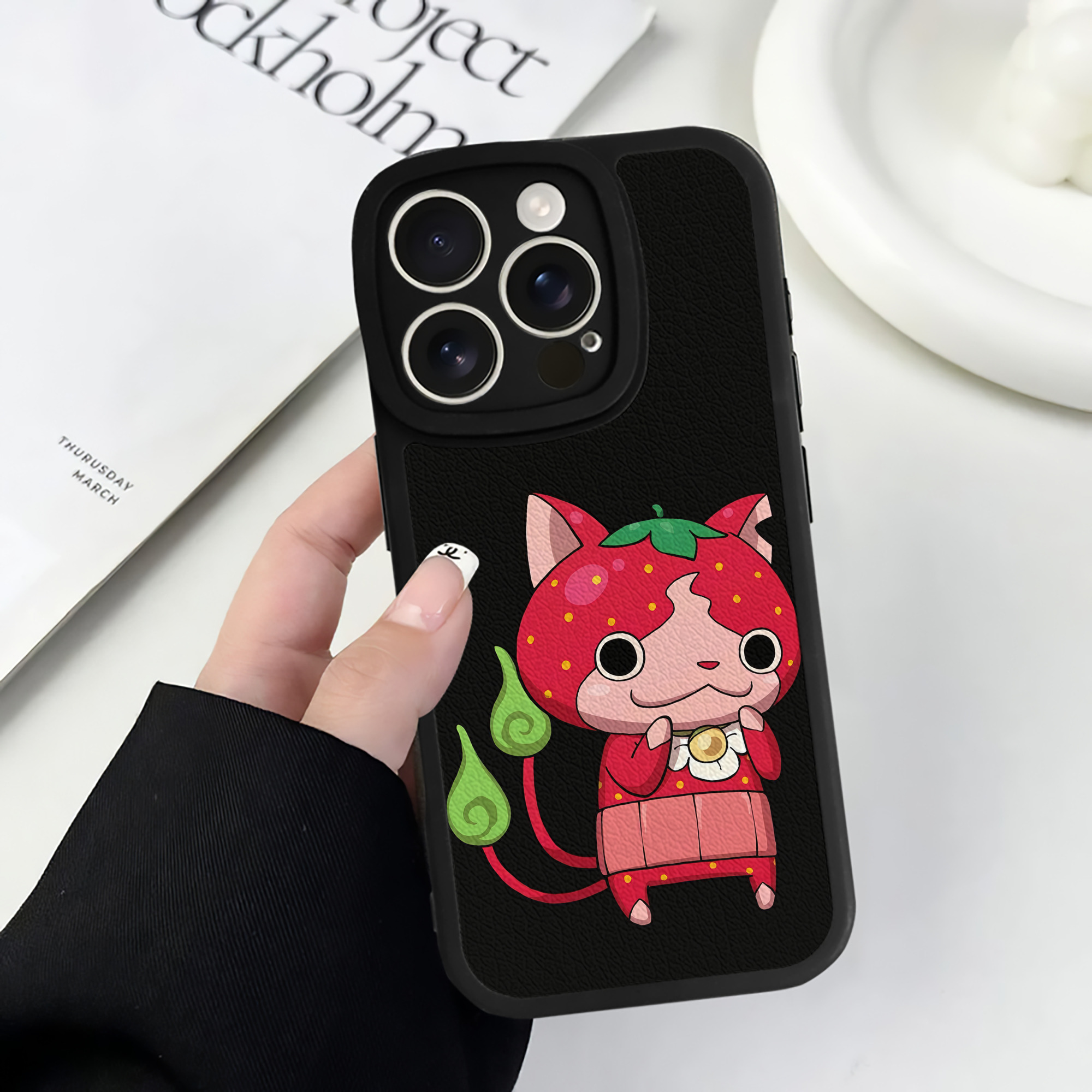 （画像用） 妖怪ウォッチ Yo-kai Watch 【iPhone 16シリーズ対応】シリコンスマホケース（レザー調） 材質：シリコン